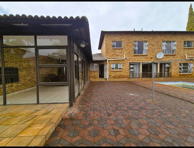 3 BEDROOM HOUSE FOR SALE IN ARCON PARK
